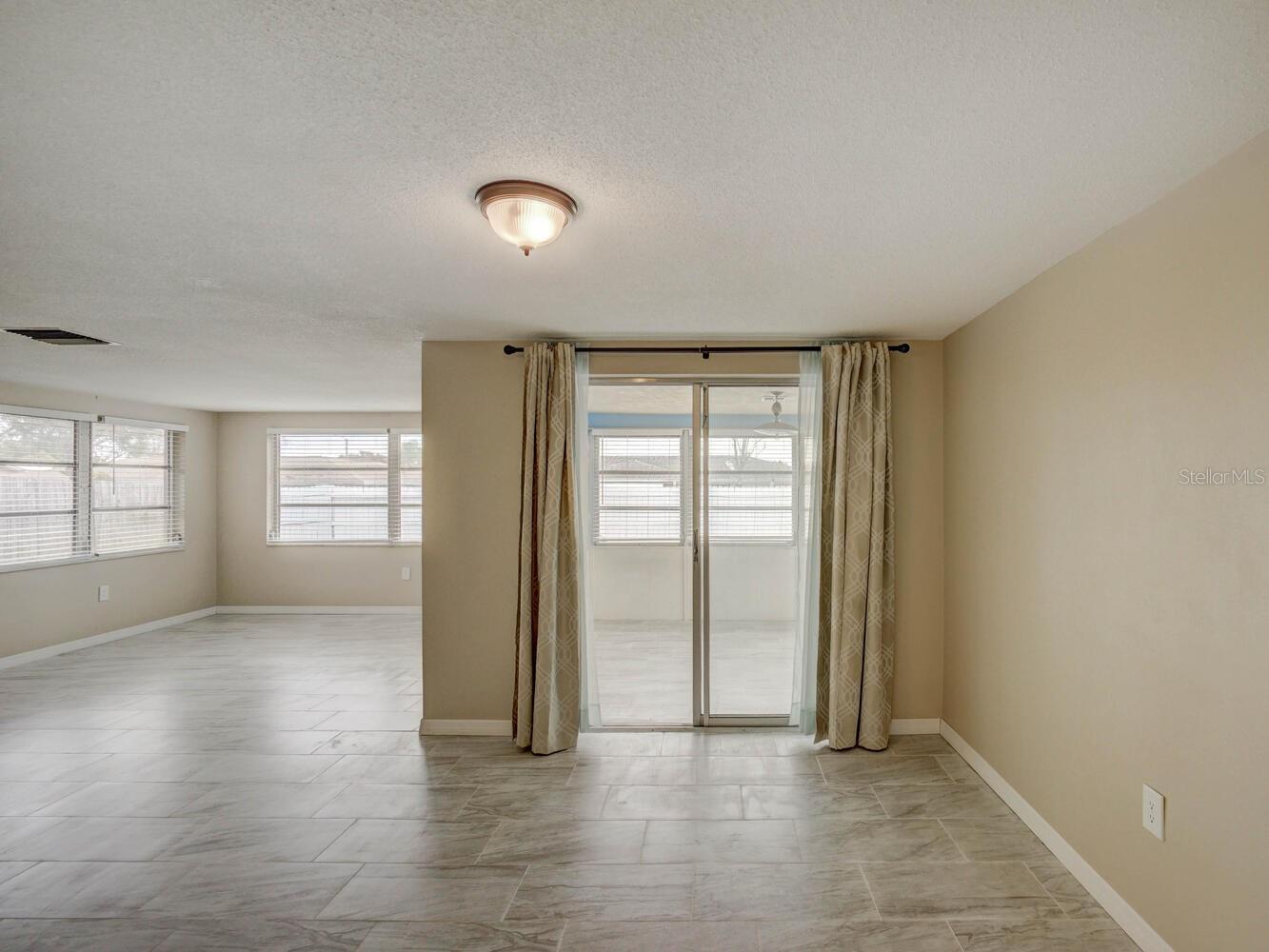 Image 11 of 53 For 10320 Honeysuckle Lane