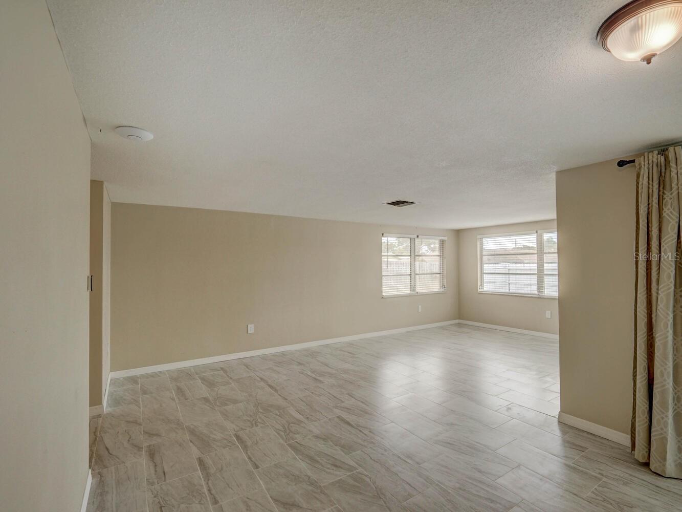 Image 12 of 53 For 10320 Honeysuckle Lane