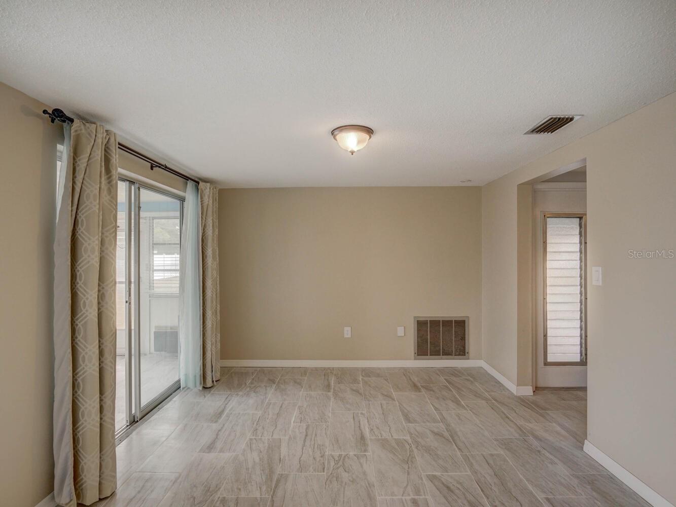 Image 13 of 53 For 10320 Honeysuckle Lane