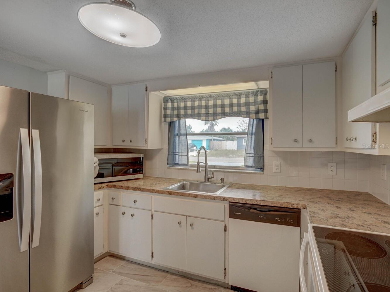 Image 16 of 53 For 10320 Honeysuckle Lane