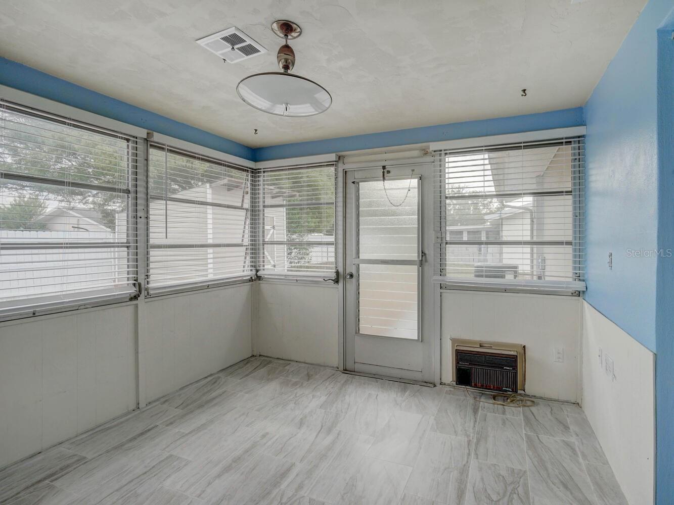 Image 28 of 53 For 10320 Honeysuckle Lane