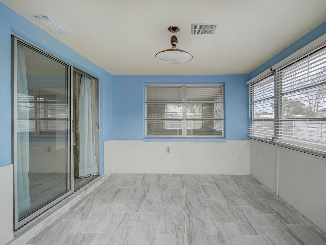 Image 29 of 53 For 10320 Honeysuckle Lane