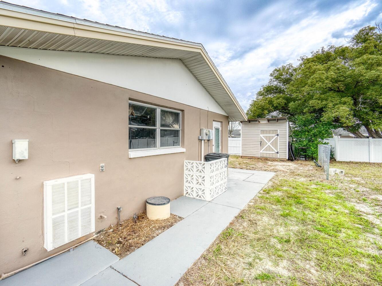 Image 37 of 53 For 10320 Honeysuckle Lane