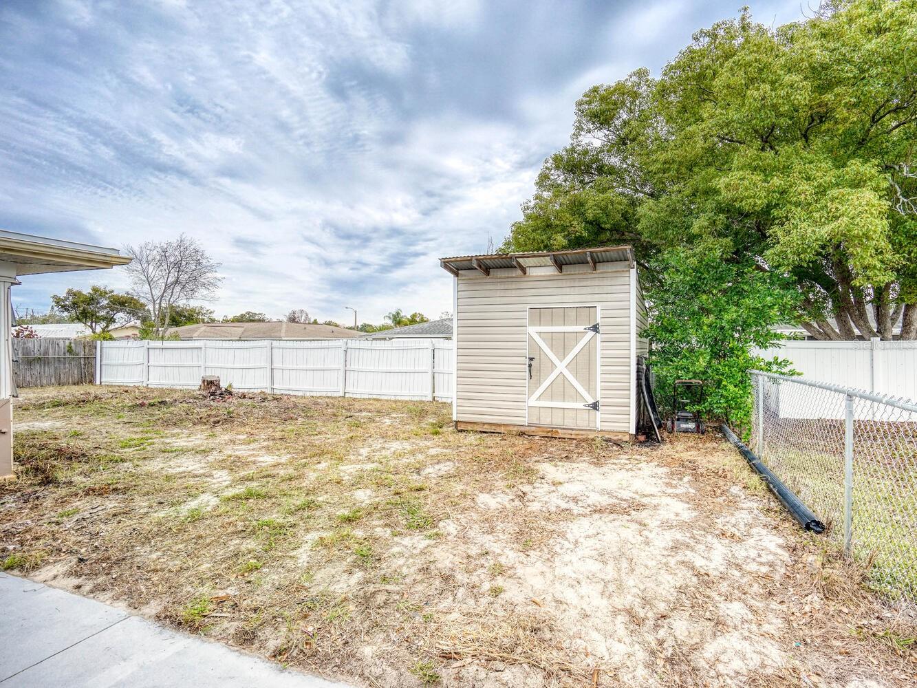 Image 38 of 53 For 10320 Honeysuckle Lane