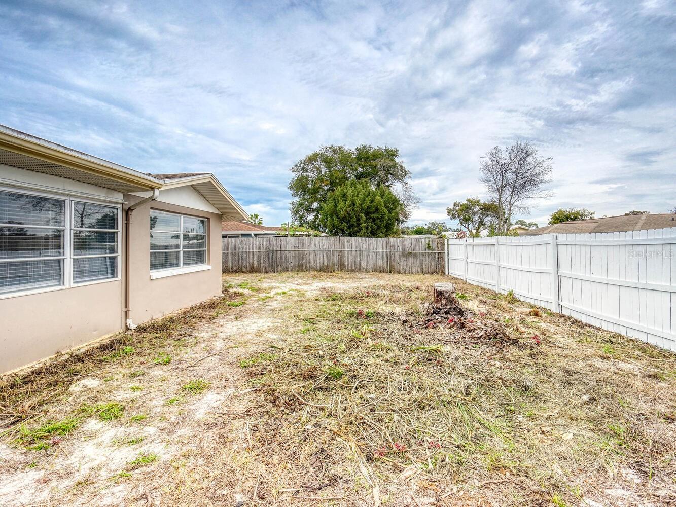 Image 40 of 53 For 10320 Honeysuckle Lane