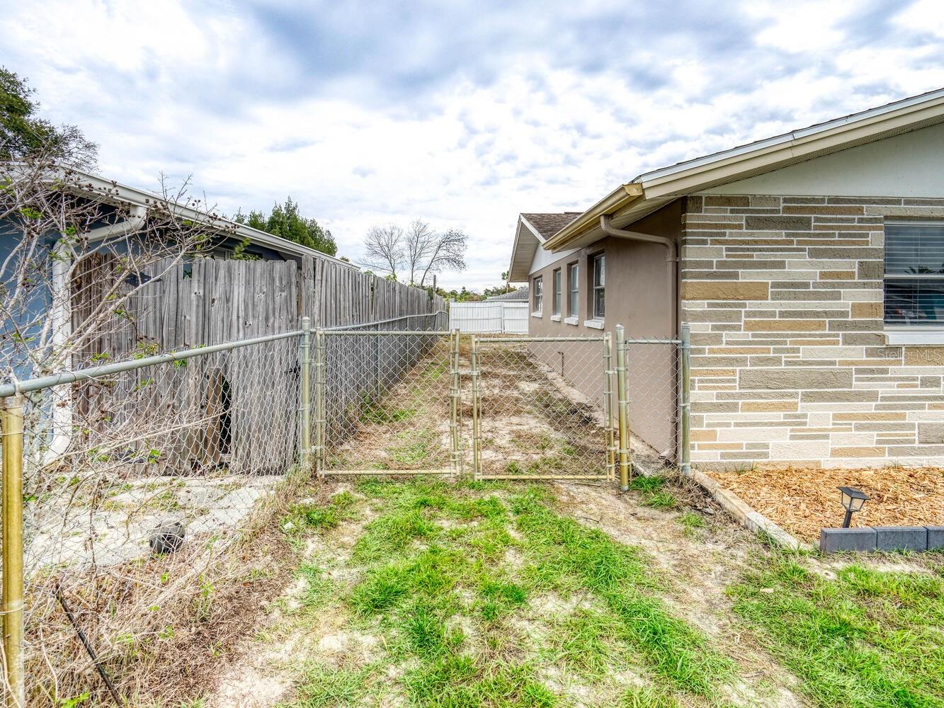 Image 44 of 53 For 10320 Honeysuckle Lane