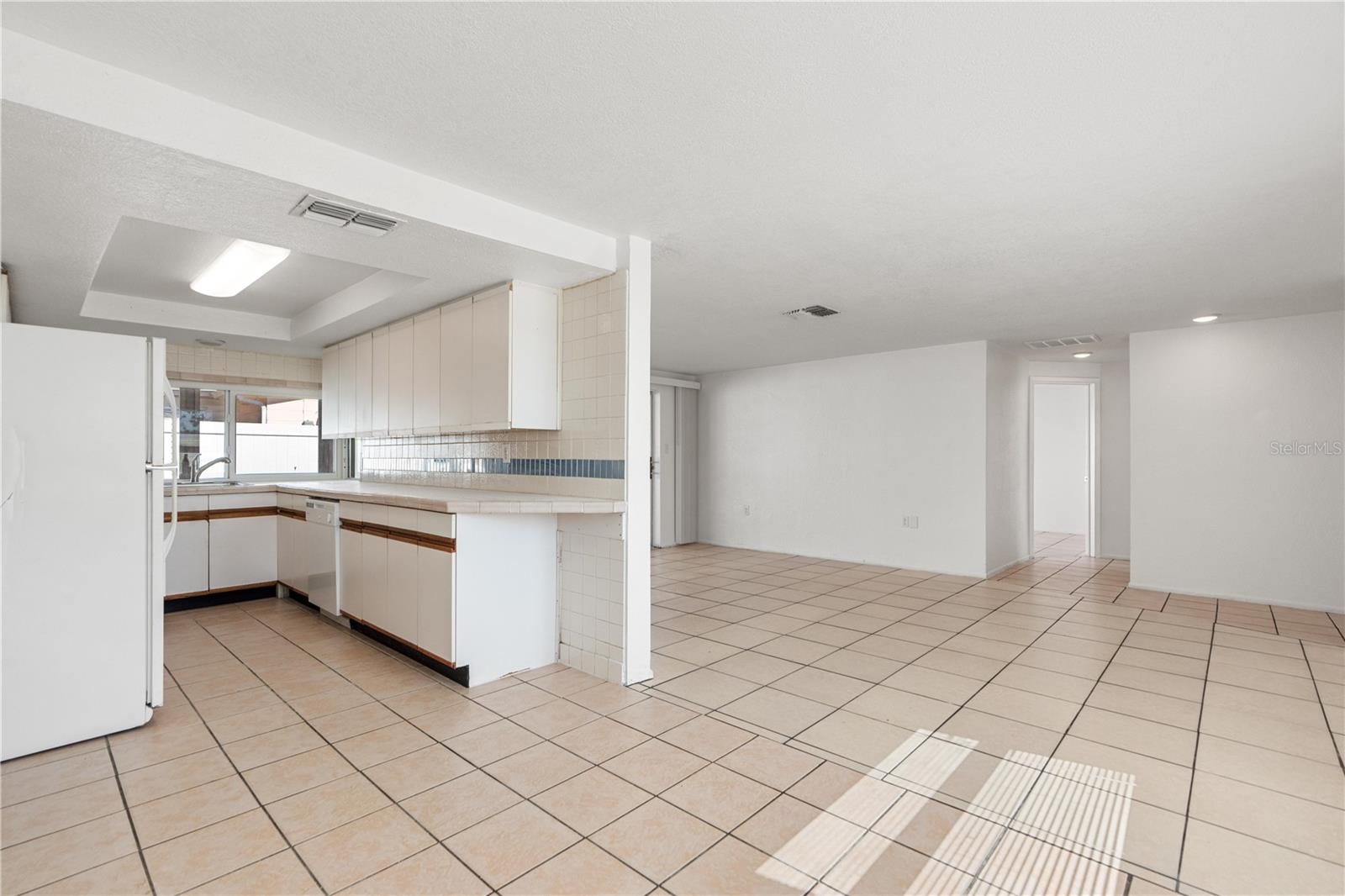 Image 4 of 26 For 4707 Koala Drive