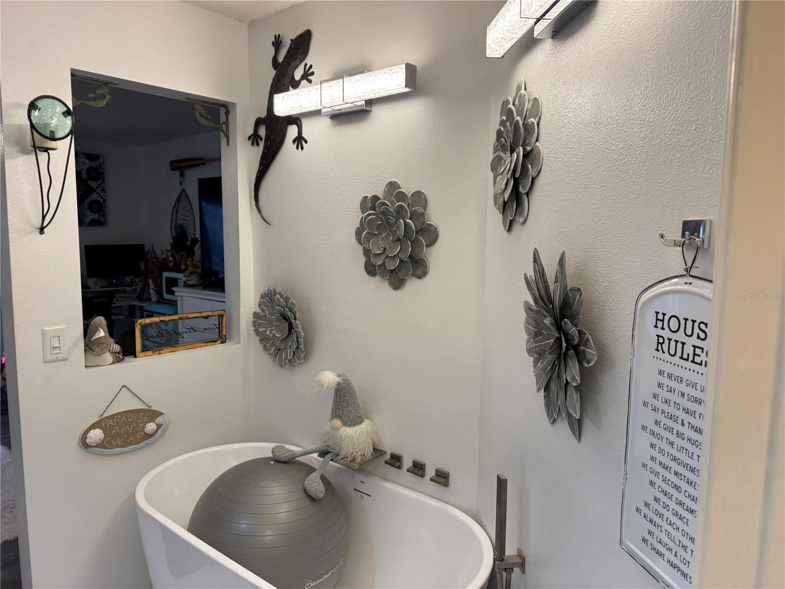 Image 12 of 18 For 2111 Vista Del Sol Circle 403