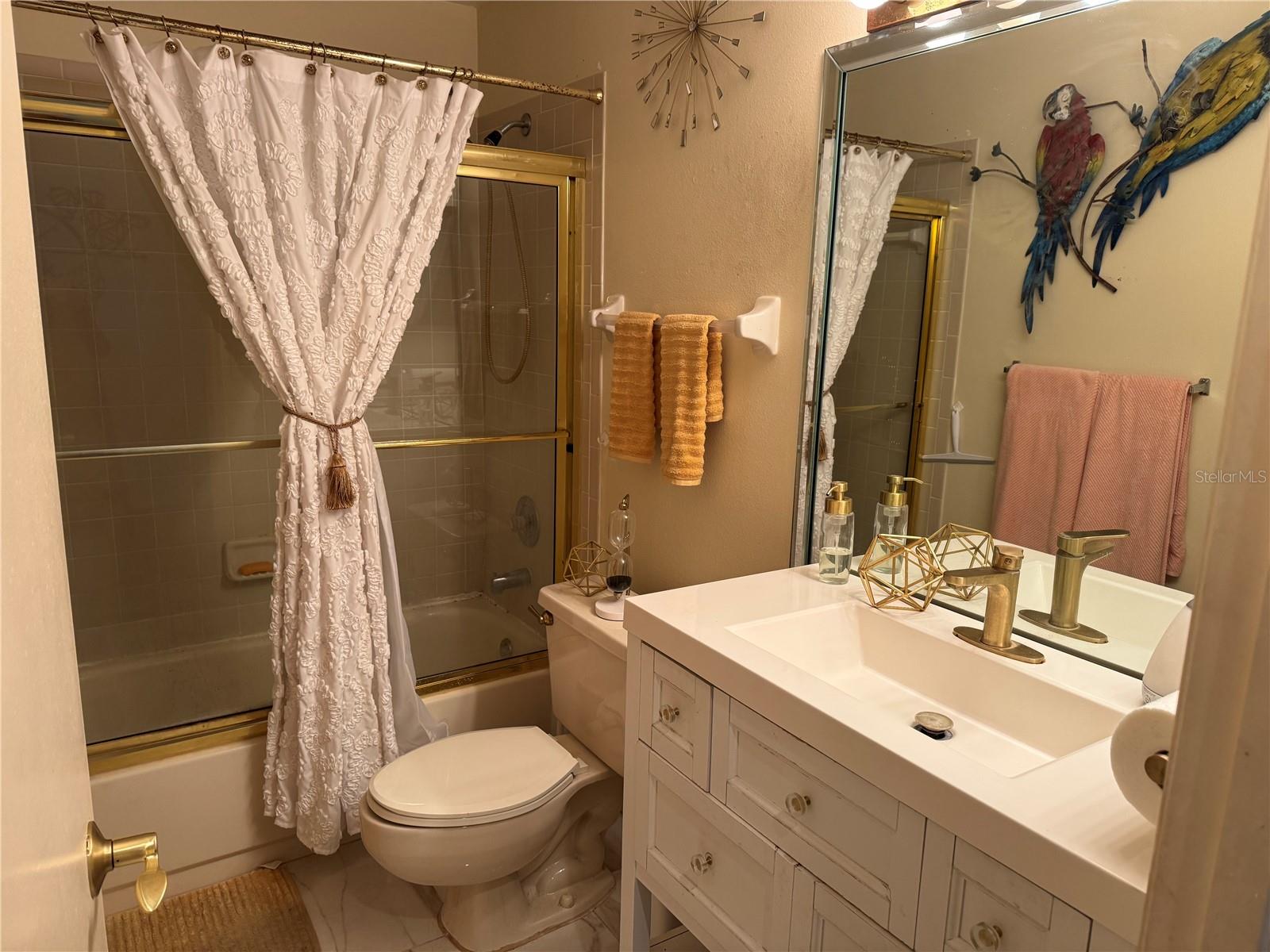 Image 17 of 18 For 2111 Vista Del Sol Circle 403