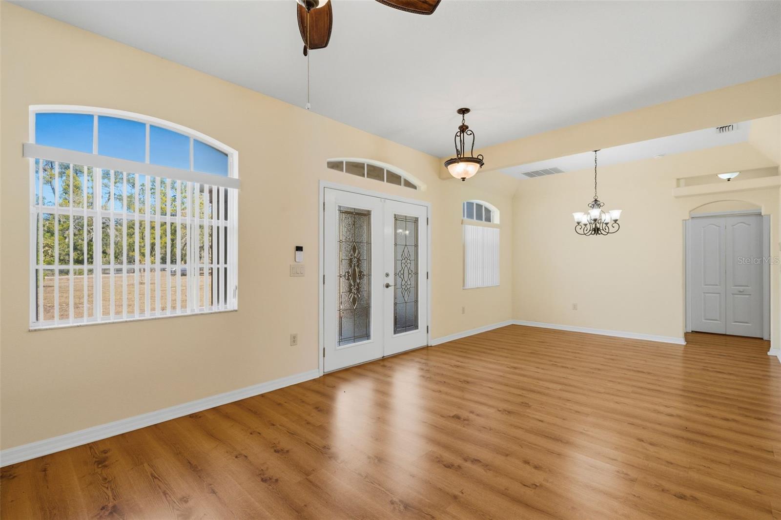 Image 4 of 18 For 16870 Akins Drive