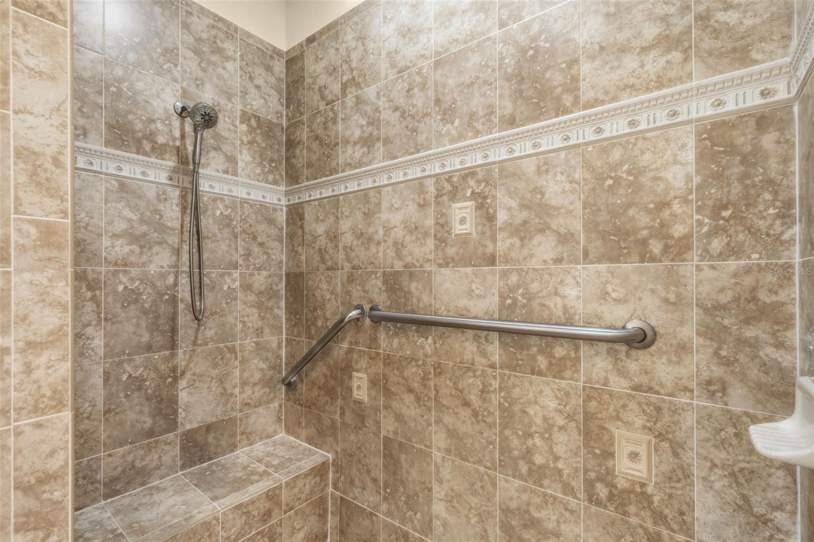 Image 9 of 18 For 16870 Akins Drive