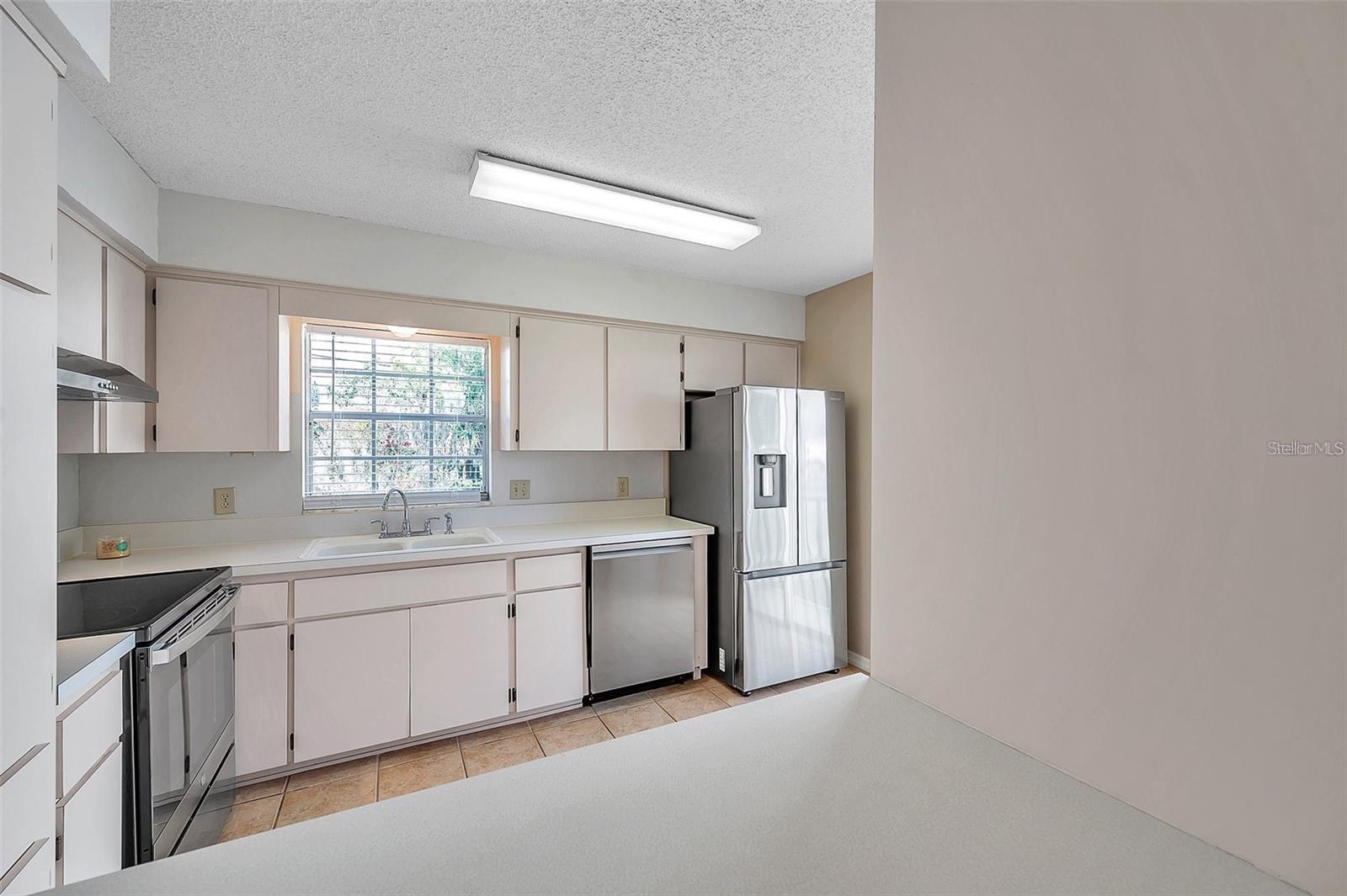 Image 11 of 40 For 6632 Hickorywood Lane 4b