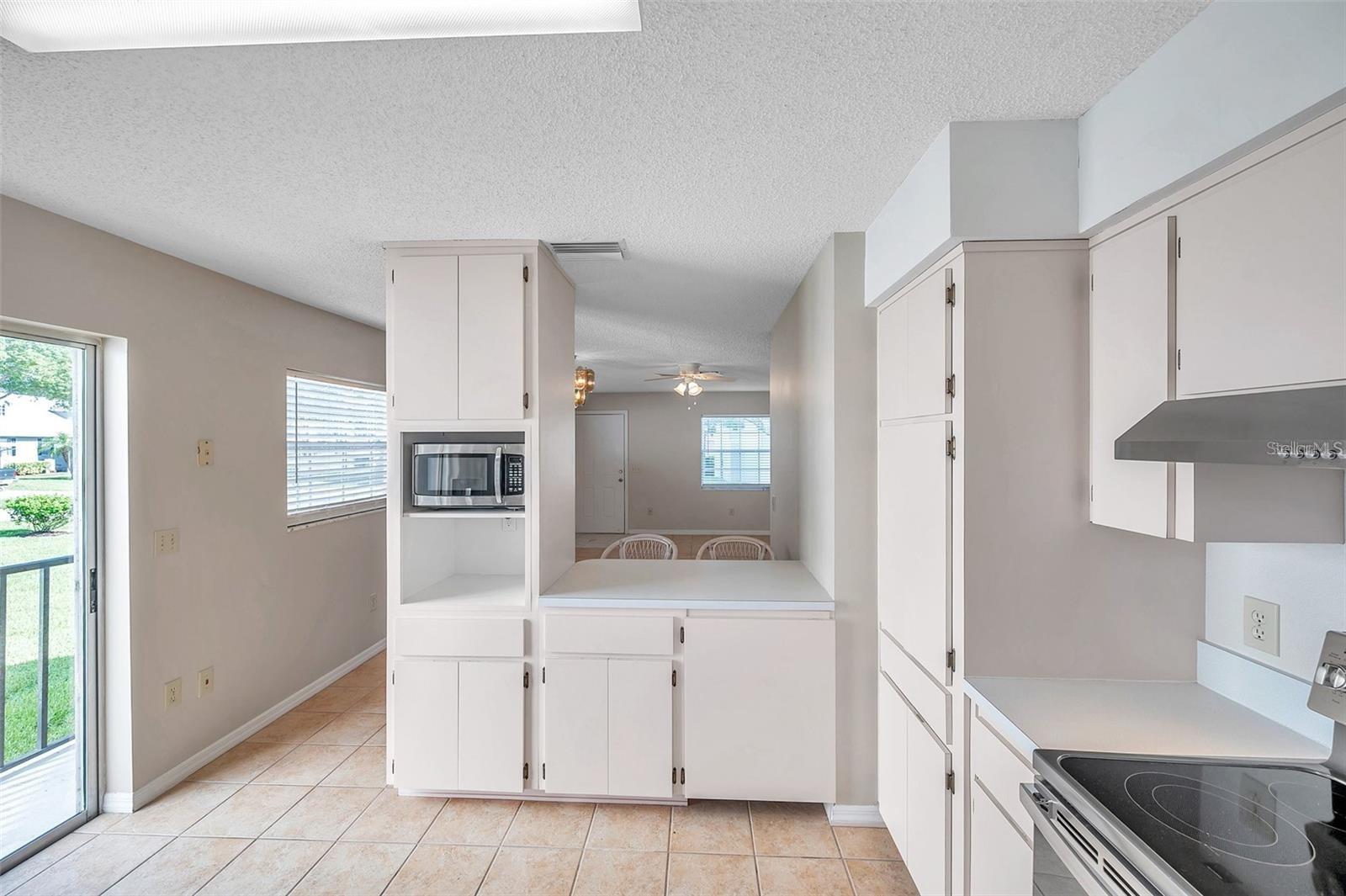 Image 16 of 40 For 6632 Hickorywood Lane 4b