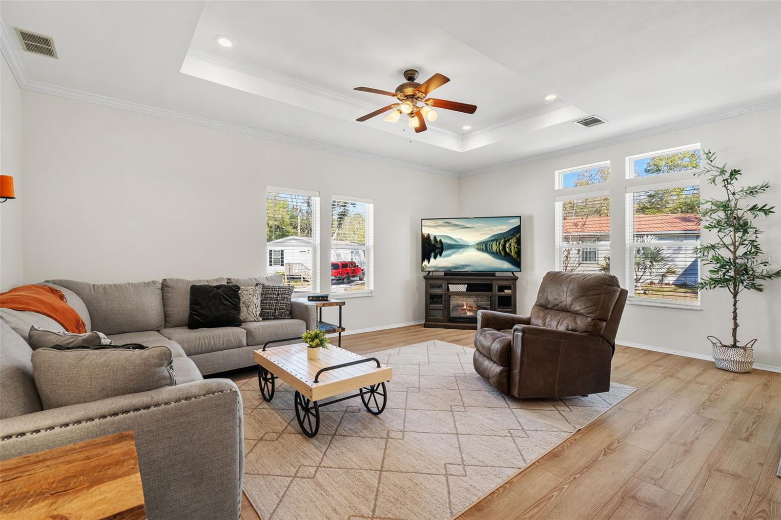 Image 11 of 48 For 2973 Kingswood Circle