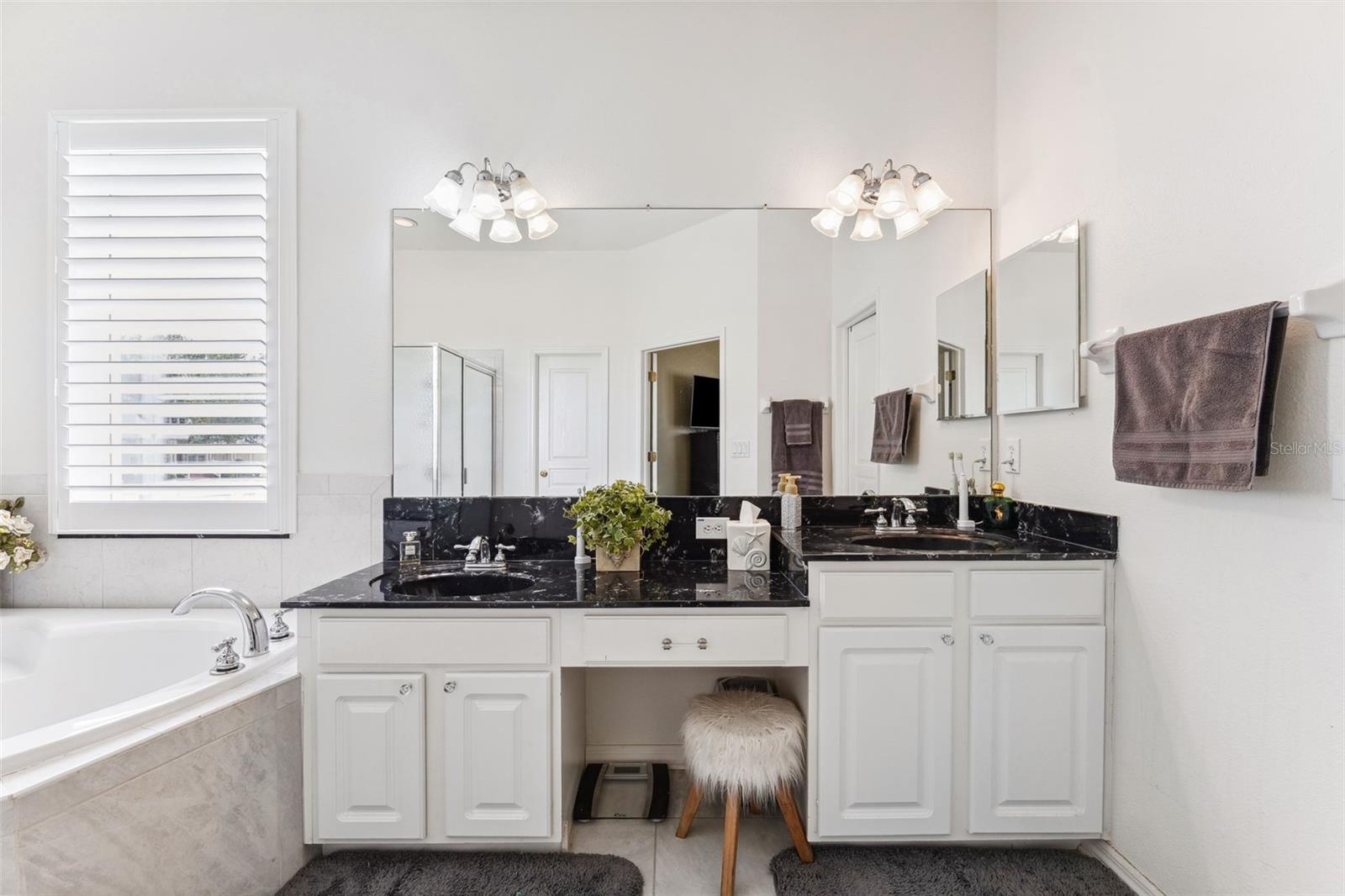 Image 23 of 54 For 19531 Mossy Oak Court