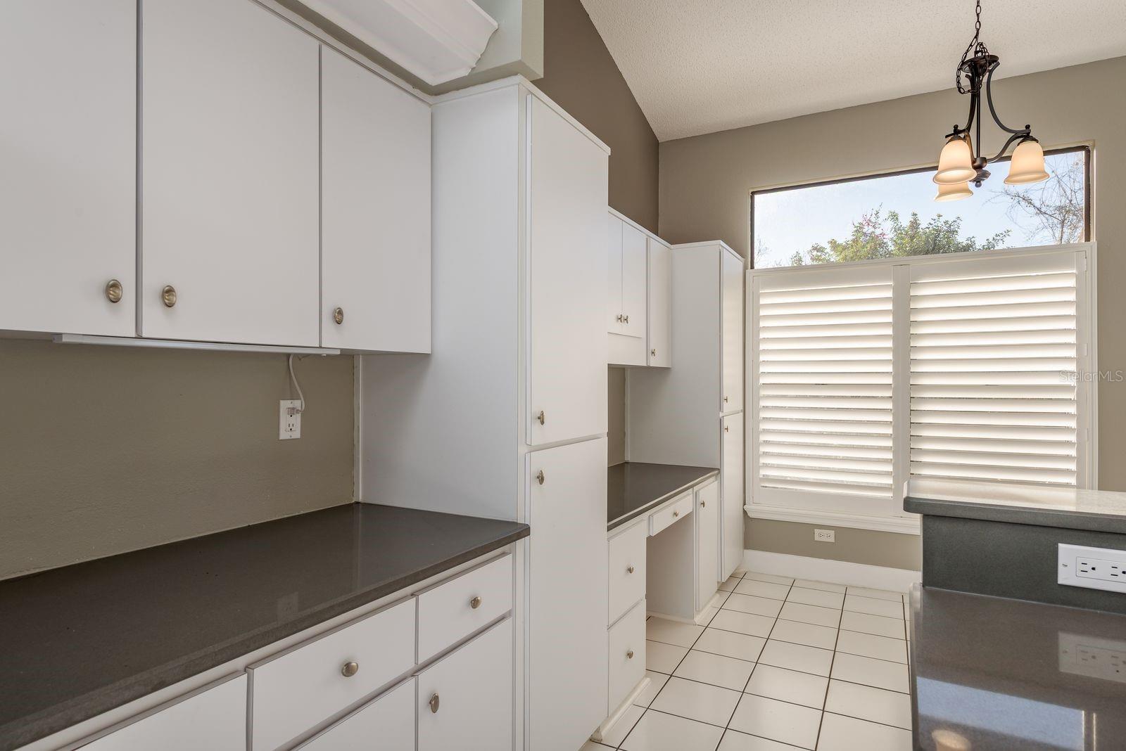 Image 14 of 38 For 9326 Palm Haven Court