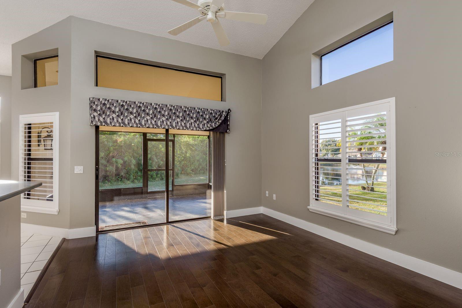 Image 17 of 38 For 9326 Palm Haven Court