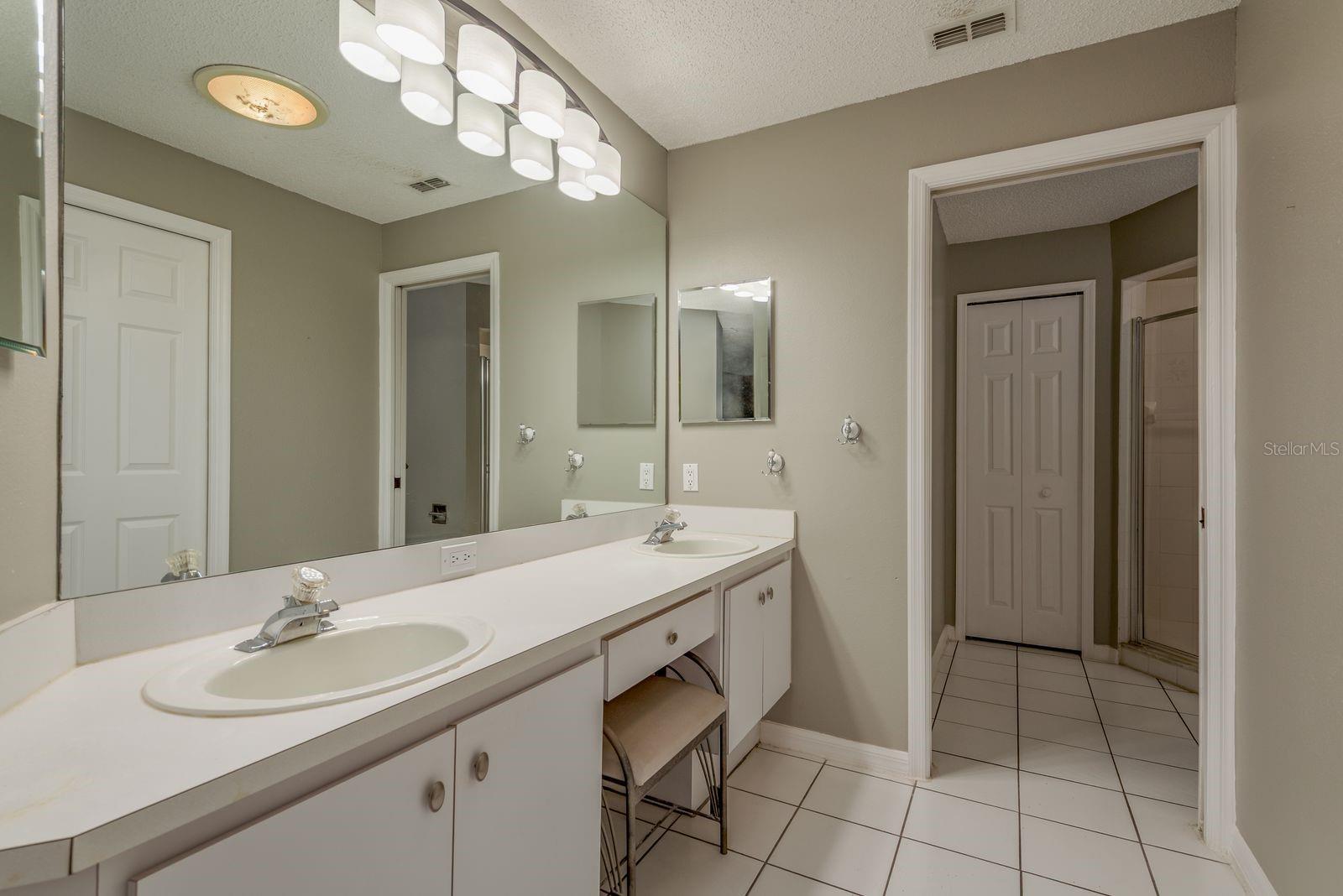 Image 20 of 38 For 9326 Palm Haven Court