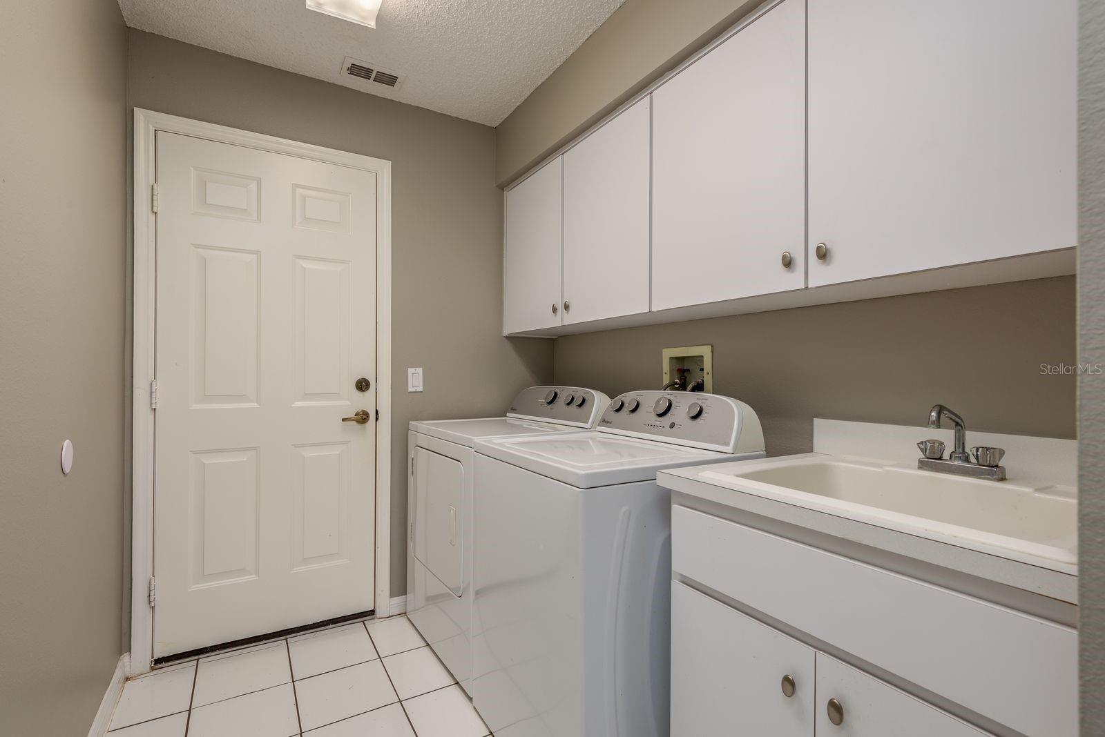 Image 25 of 38 For 9326 Palm Haven Court