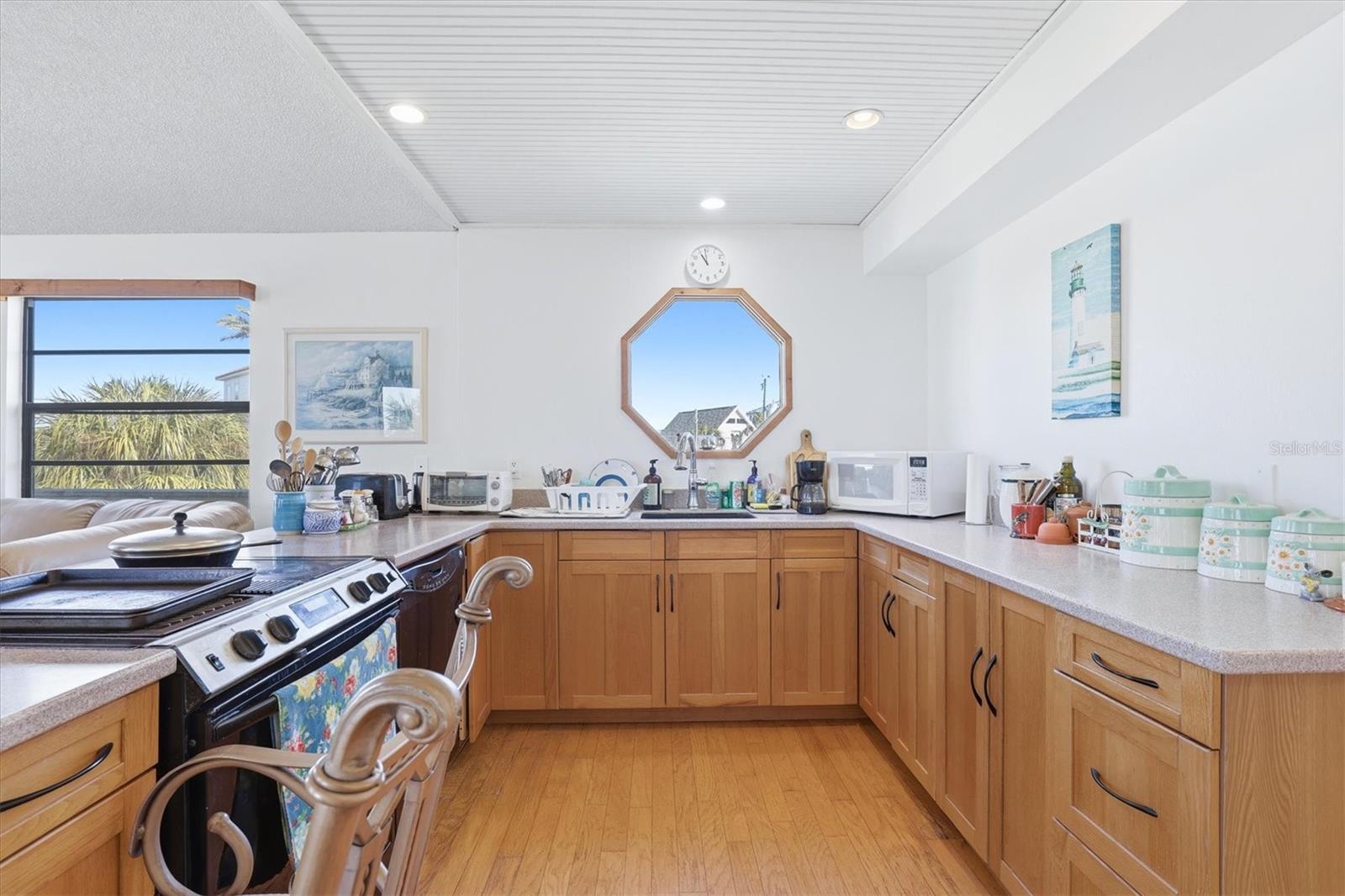 Image 28 of 66 For 6420 Driftwood Drive