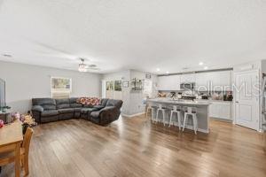 Listing photo id 9 for 11014 Golden Warlber