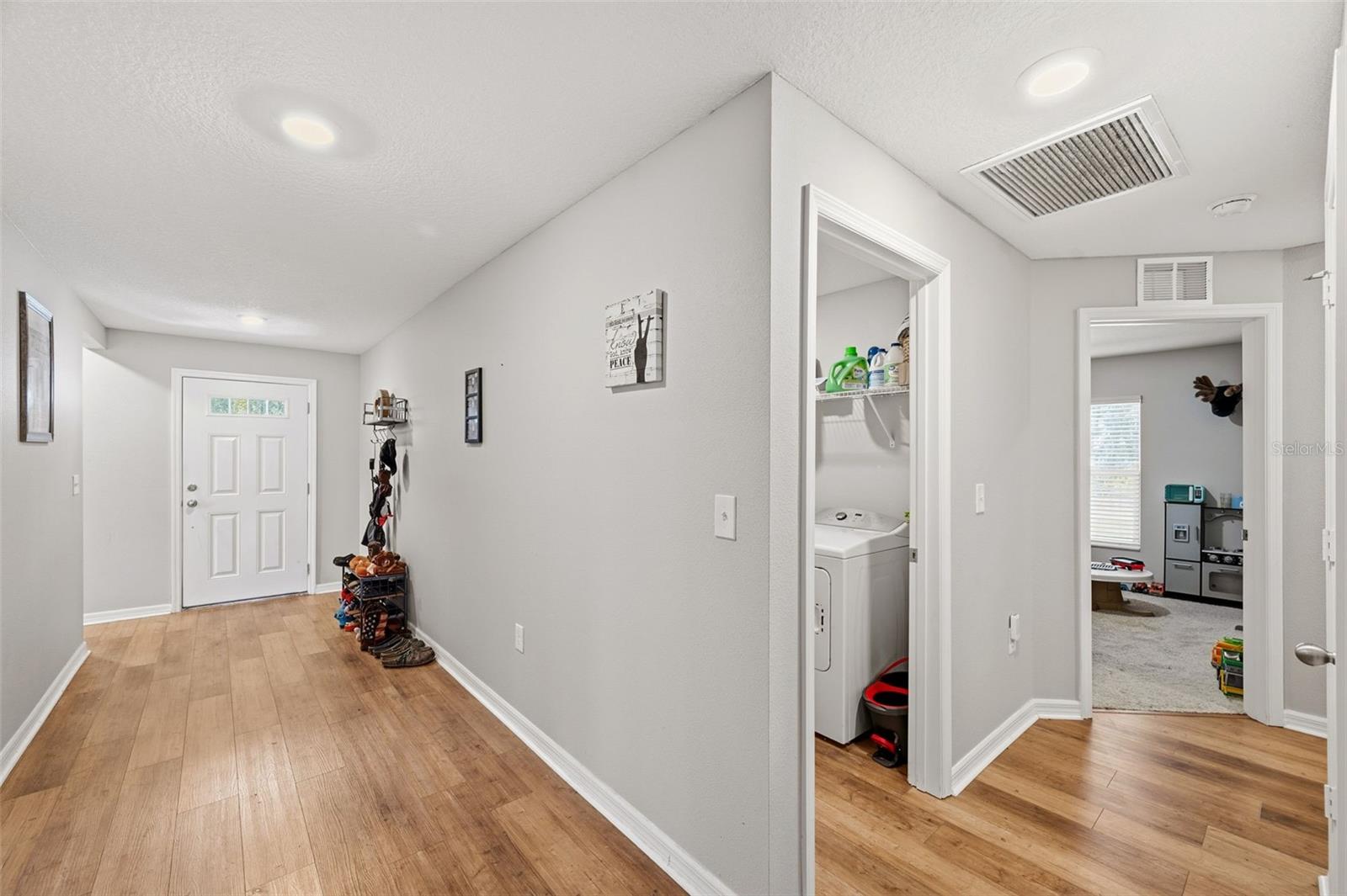 Listing photo id 24 for 11014 Golden Warlber