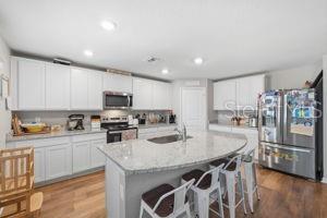 Listing photo id 4 for 11014 Golden Warlber