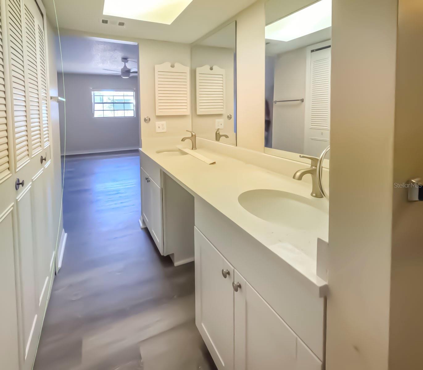 Image 18 of 21 For 500 Newell Hill Road 108b