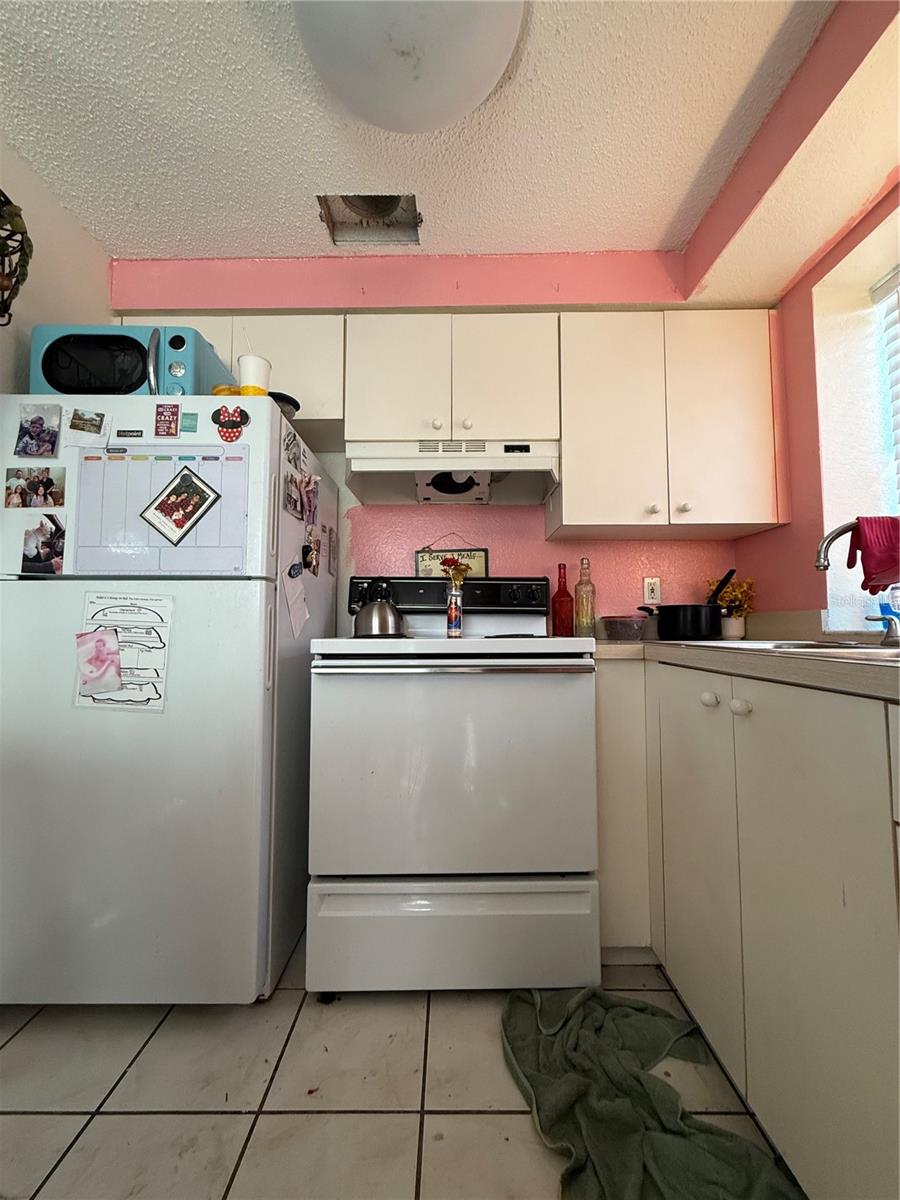 Image 17 of 23 For 6100 Main Street A