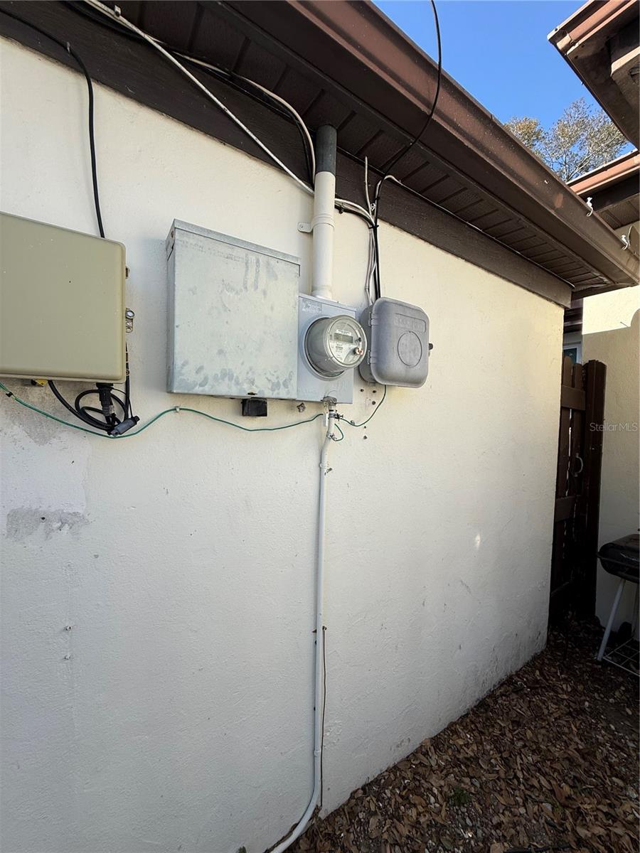 Image 21 of 23 For 6100 Main Street A