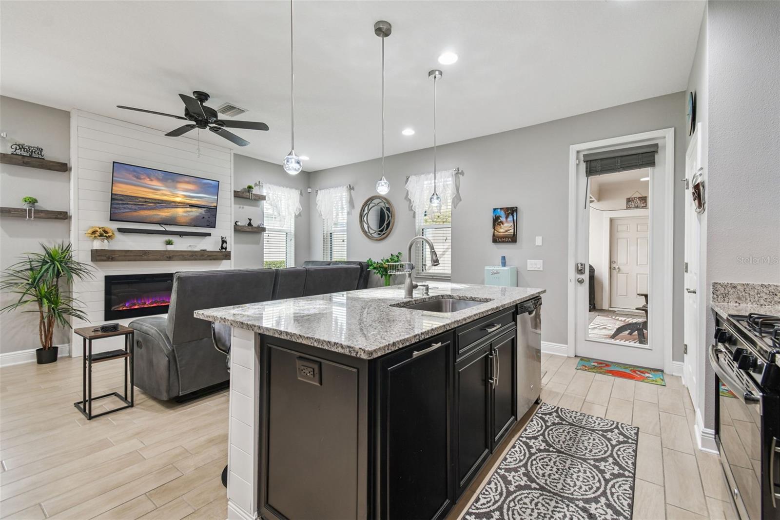 Image 17 of 58 For 13019 Batten Lane