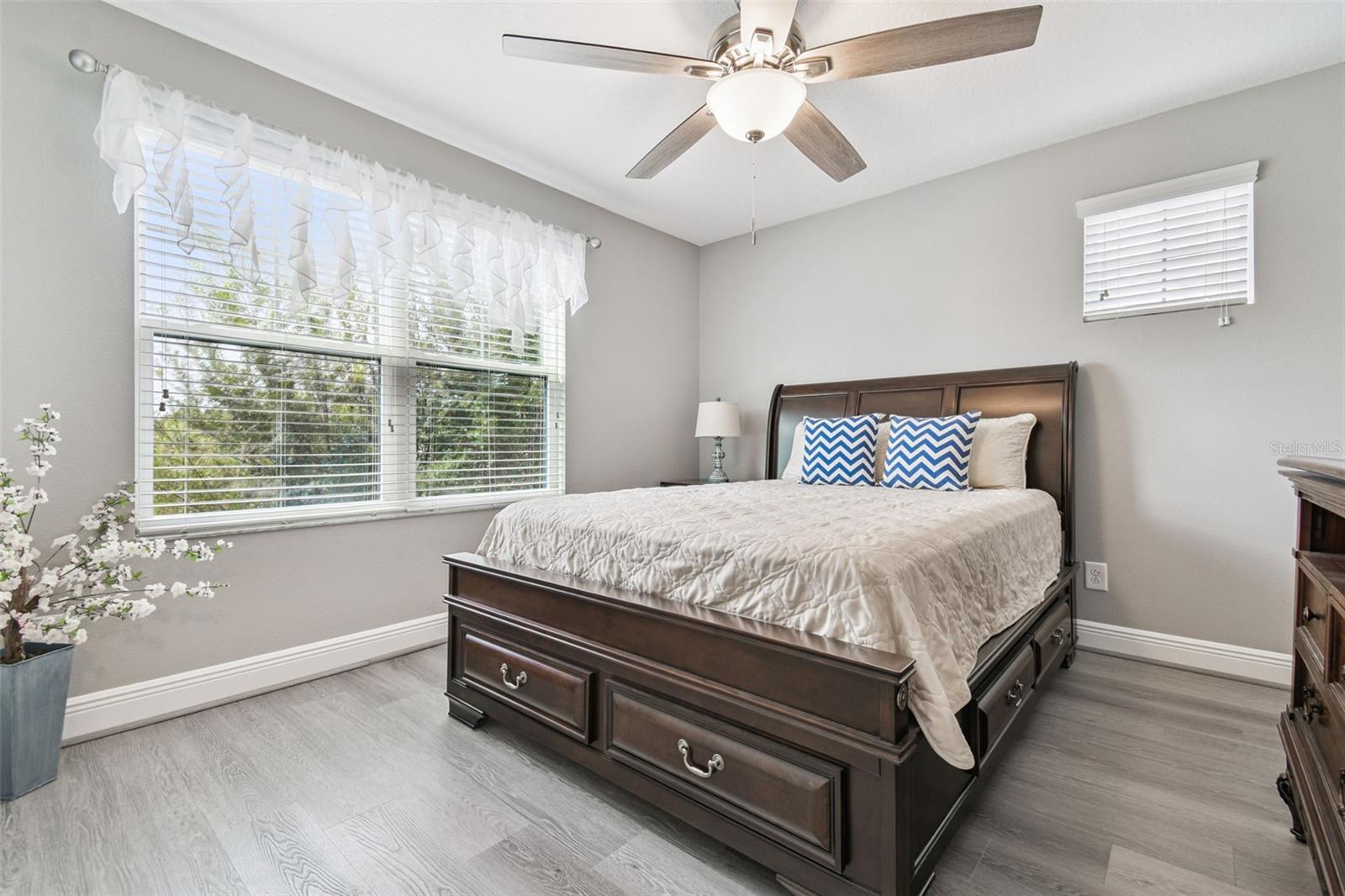 Image 22 of 58 For 13019 Batten Lane