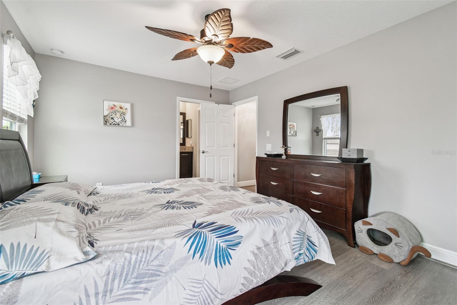 Image 32 of 58 For 13019 Batten Lane