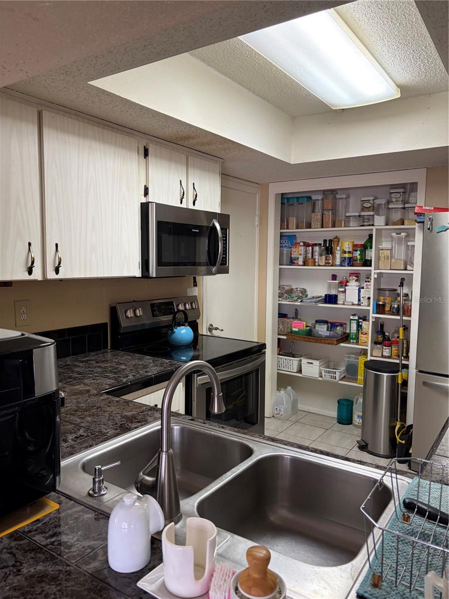 Image 7 of 30 For 1362 Waterfall Drive