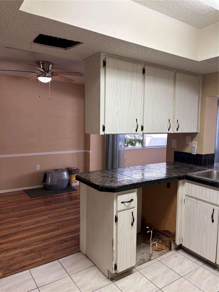 Image 9 of 30 For 1362 Waterfall Drive