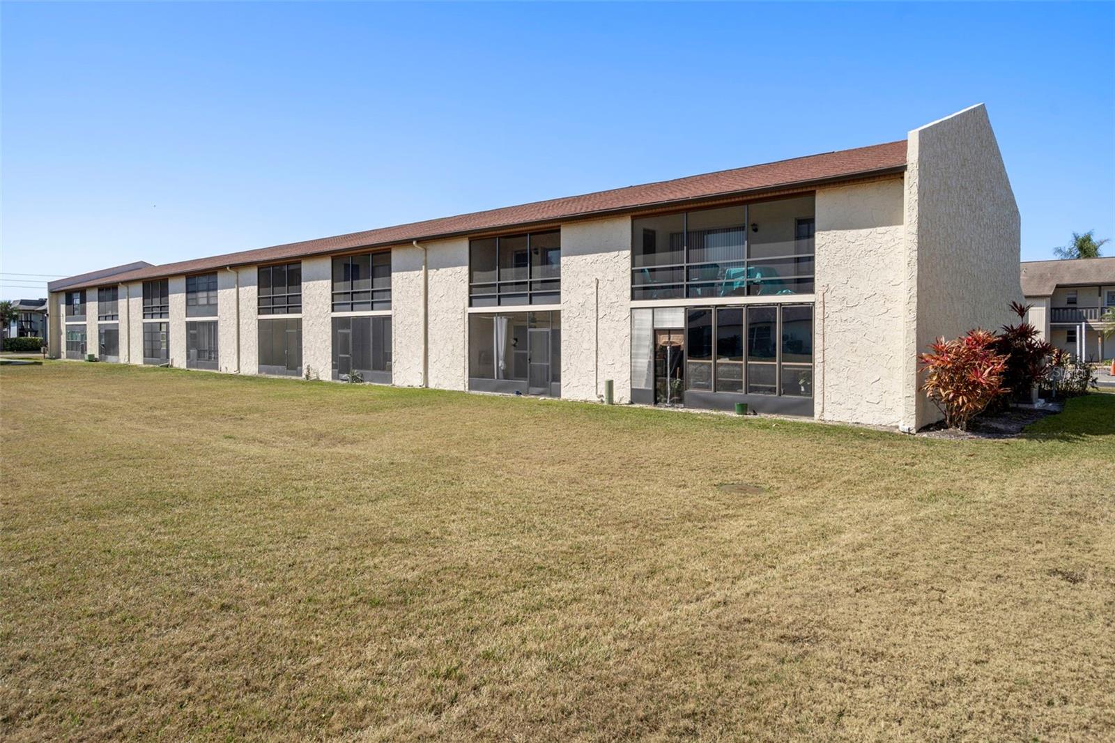 Image 25 of 39 For 5154 Turquoise Lane 106