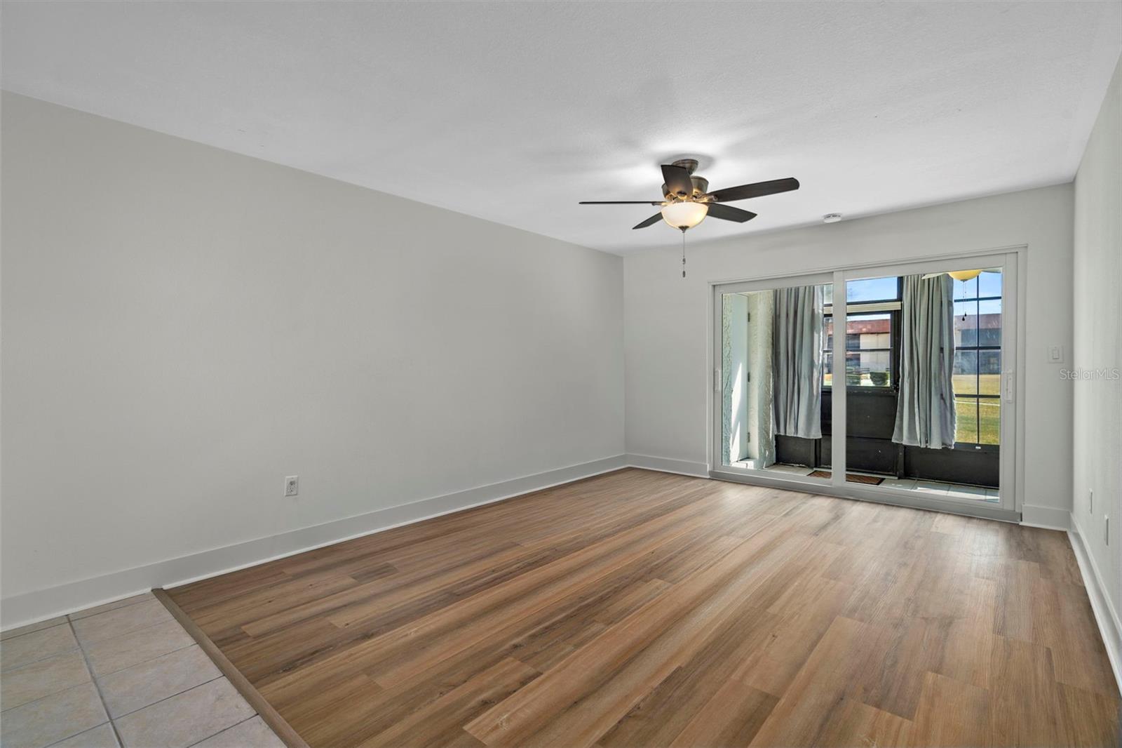 Image 4 of 39 For 5154 Turquoise Lane 106