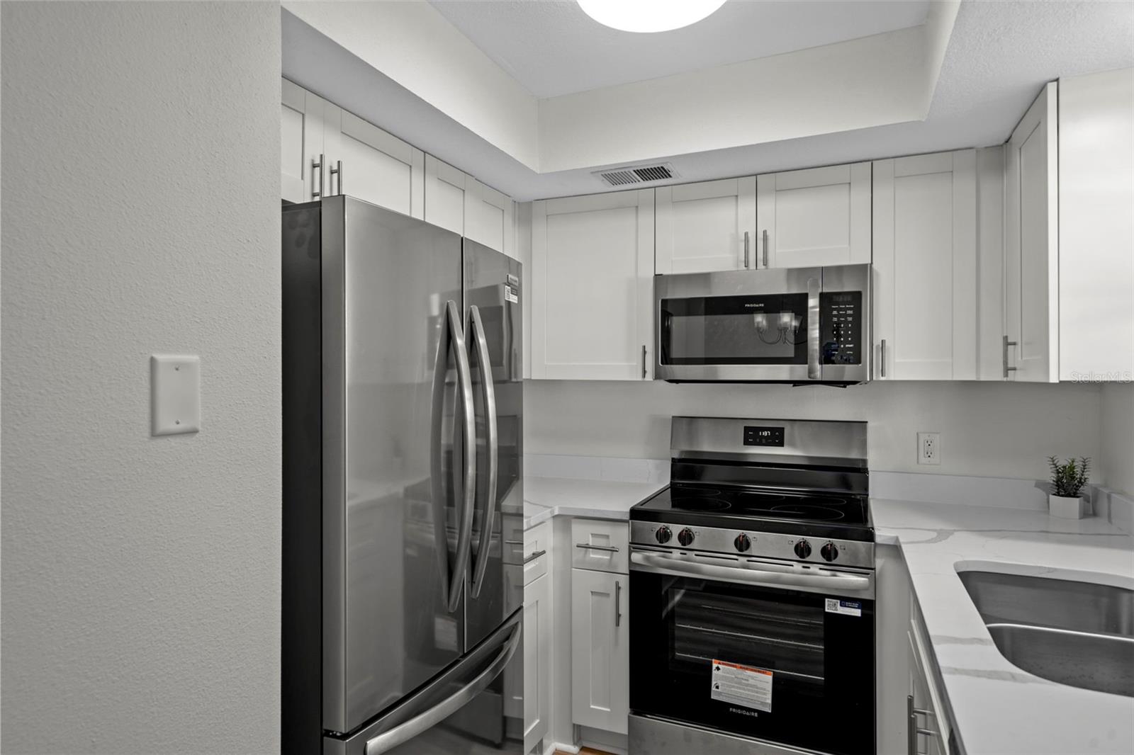 Image 8 of 39 For 5154 Turquoise Lane 106