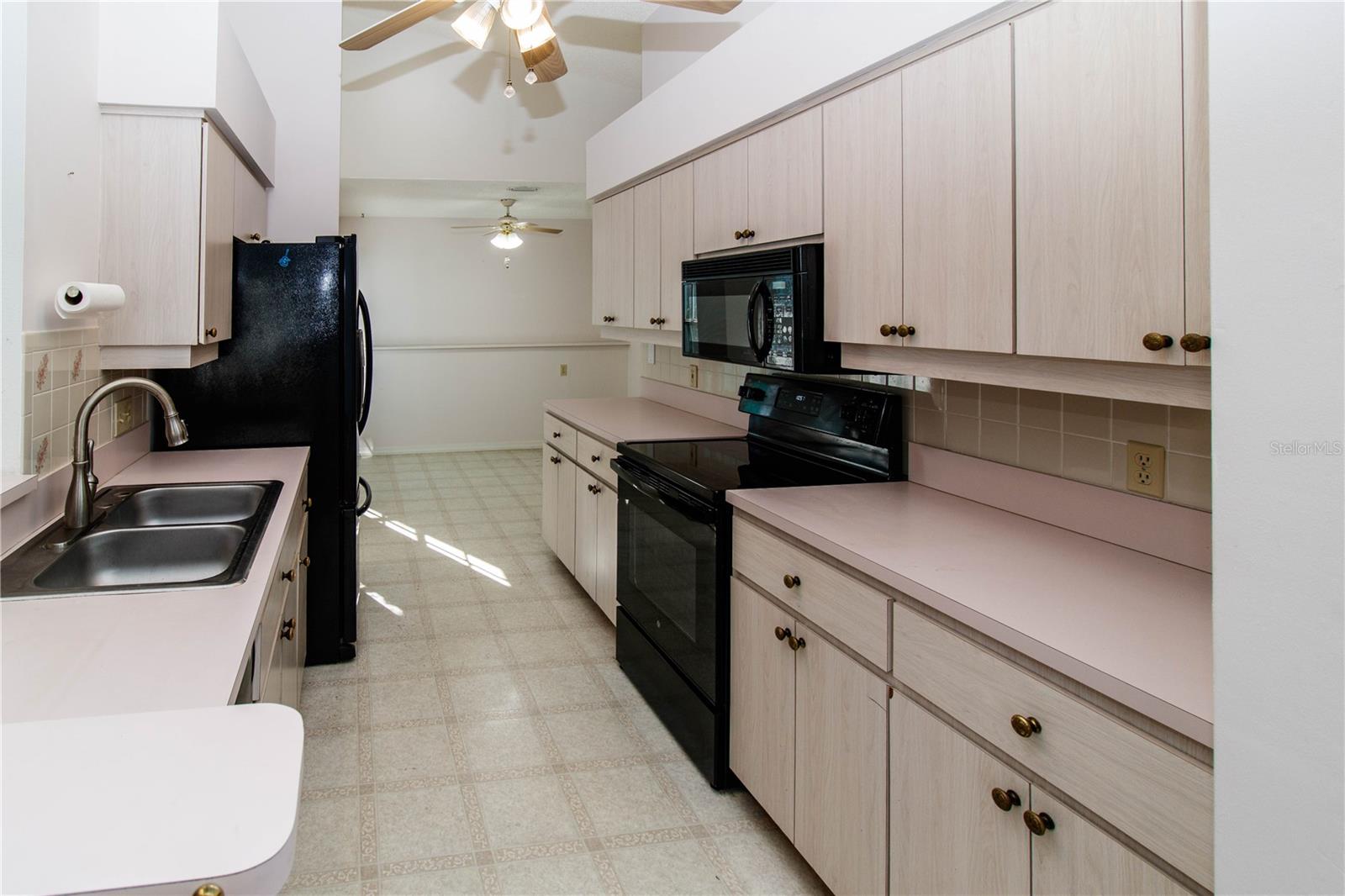 Image 13 of 31 For 9407 Calle Alta