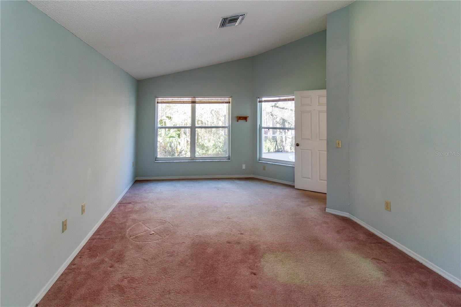 Image 18 of 31 For 9407 Calle Alta