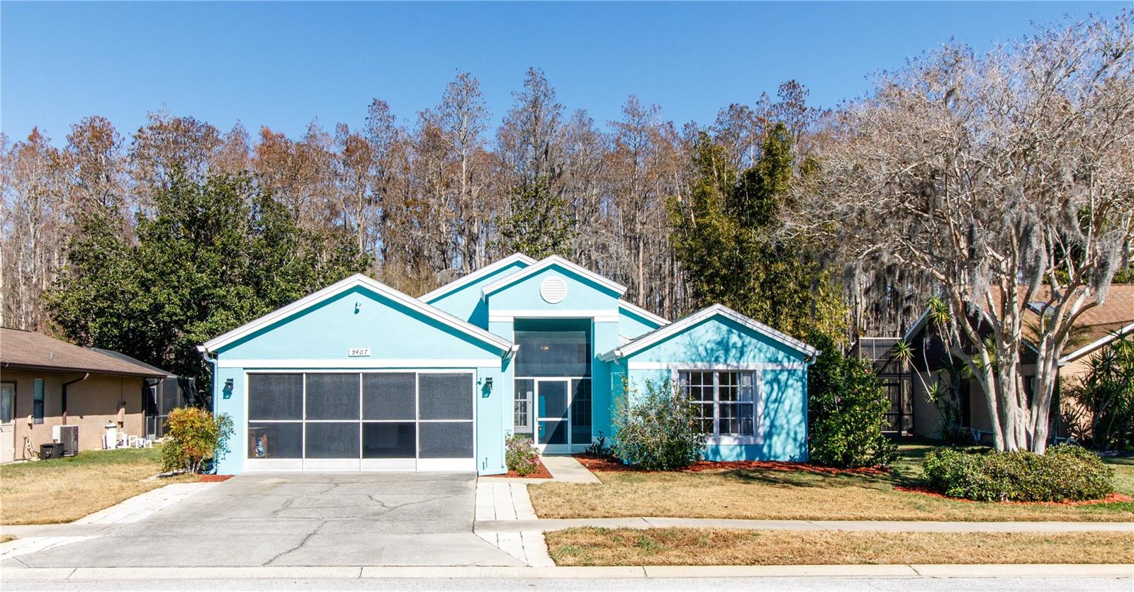 Image 2 of 31 For 9407 Calle Alta