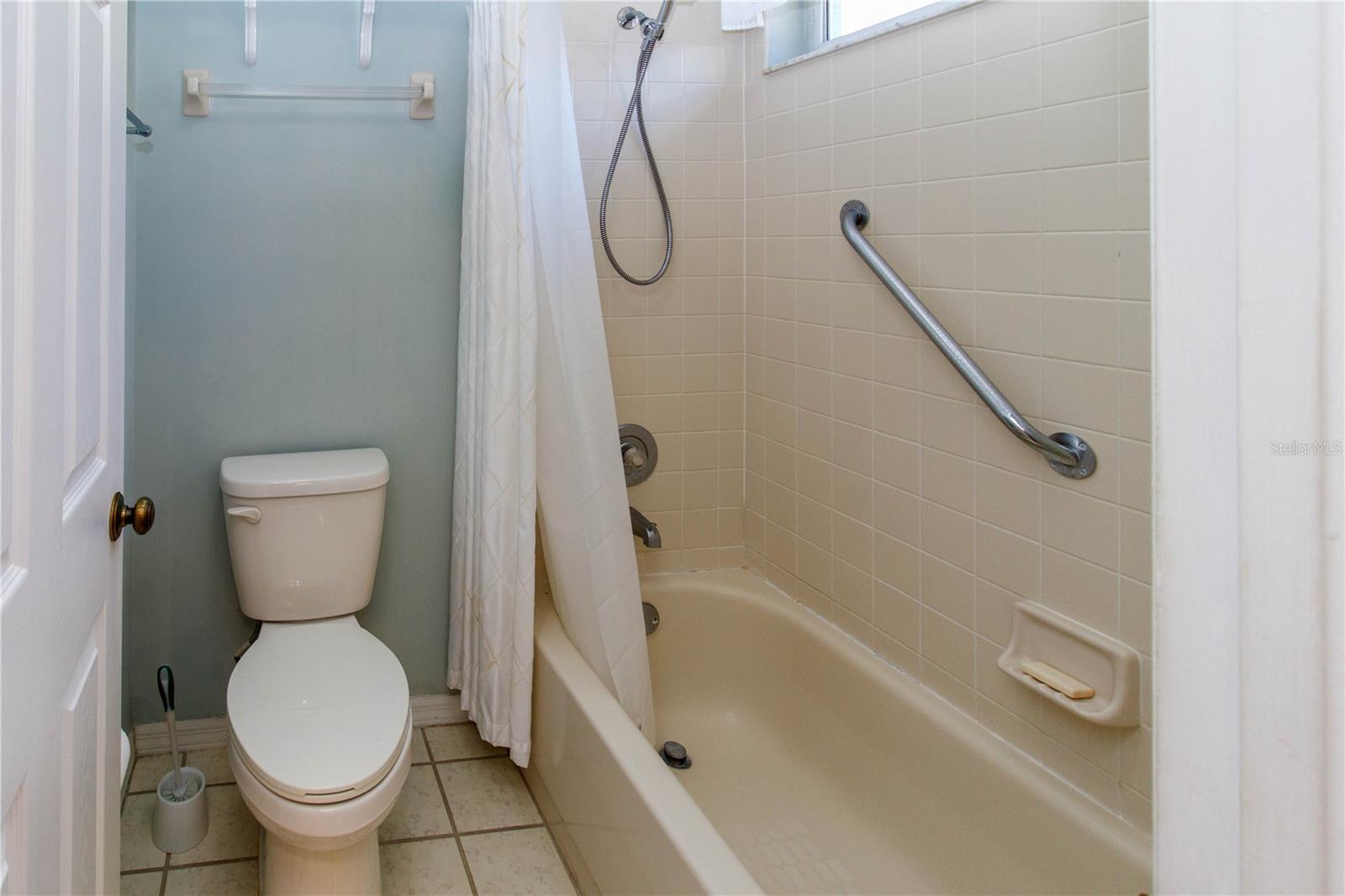 Image 20 of 31 For 9407 Calle Alta