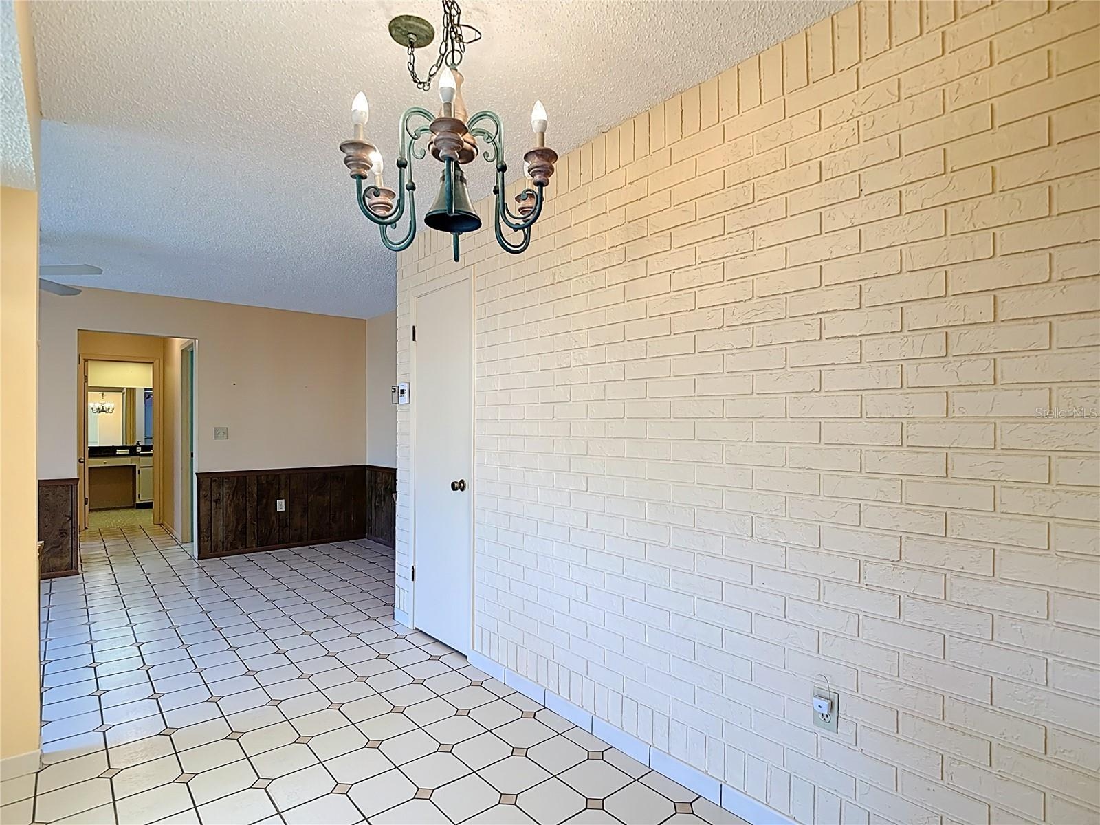 Image 21 of 57 For 8613 Stonehedge Way