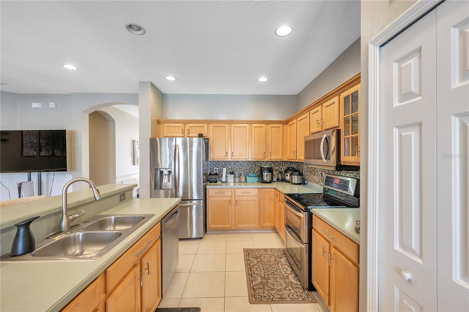 Image 19 of 72 For 11747 Manistique Way