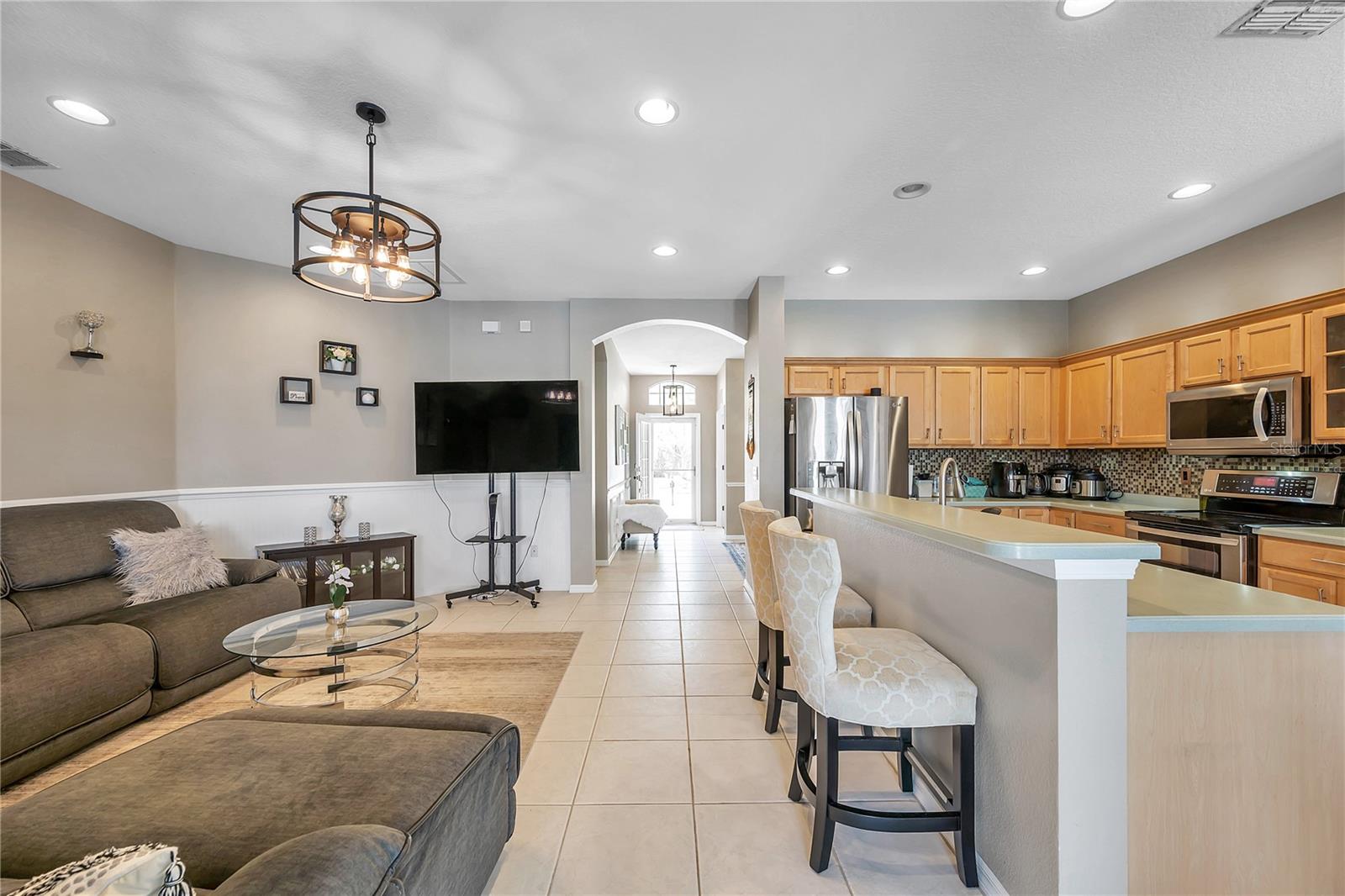 Image 21 of 72 For 11747 Manistique Way