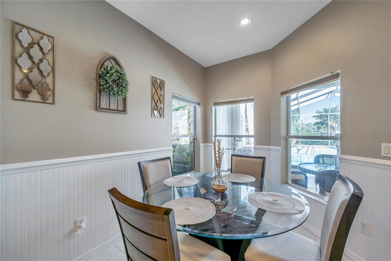 Image 29 of 72 For 11747 Manistique Way