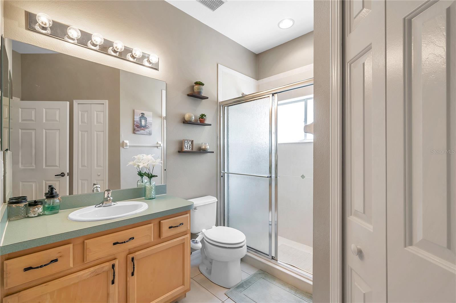 Image 46 of 72 For 11747 Manistique Way