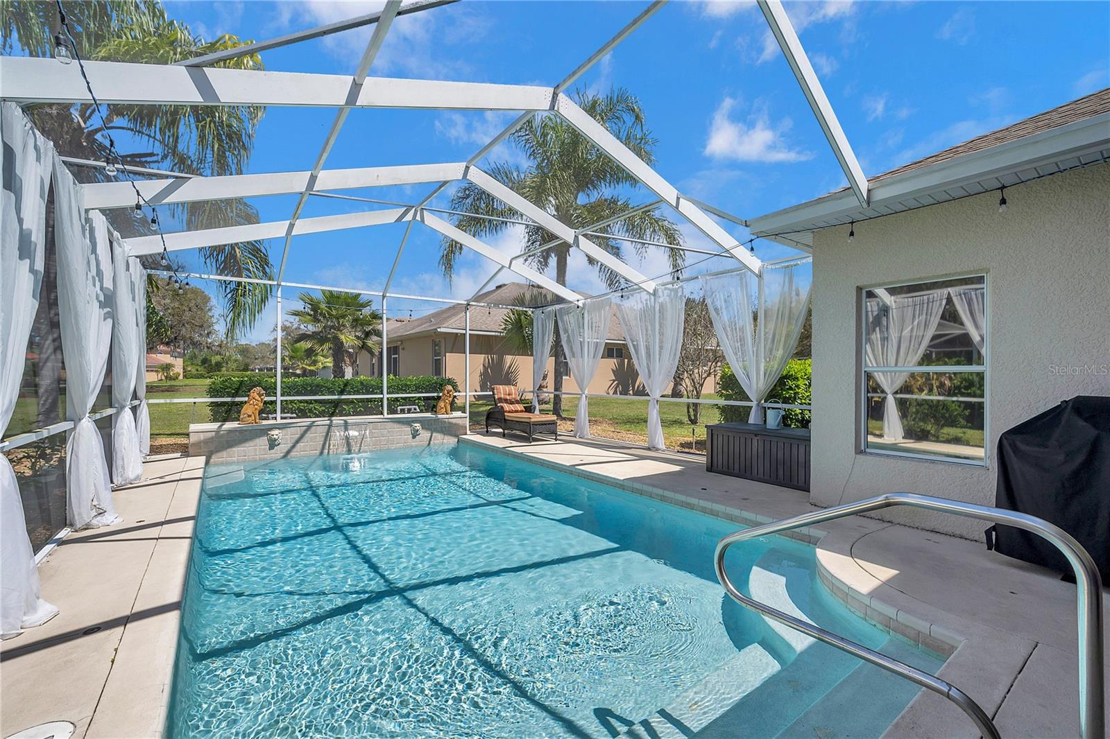 Image 5 of 72 For 11747 Manistique Way