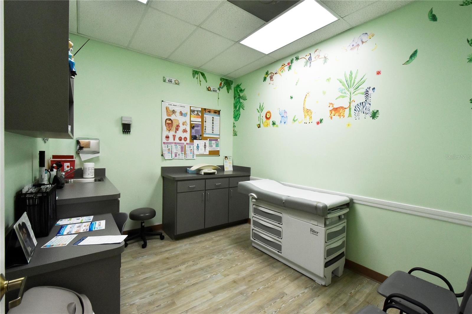 Listing photo id 10 for 1812 Health Care Drive