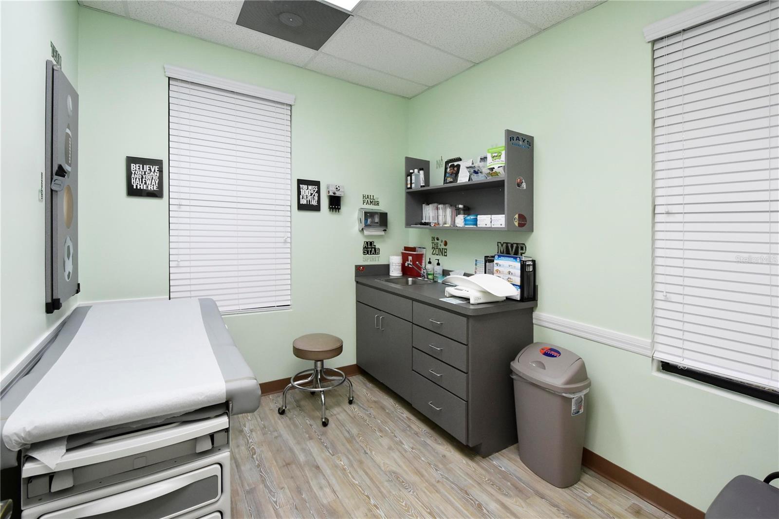 Listing photo id 14 for 1812 Health Care Drive